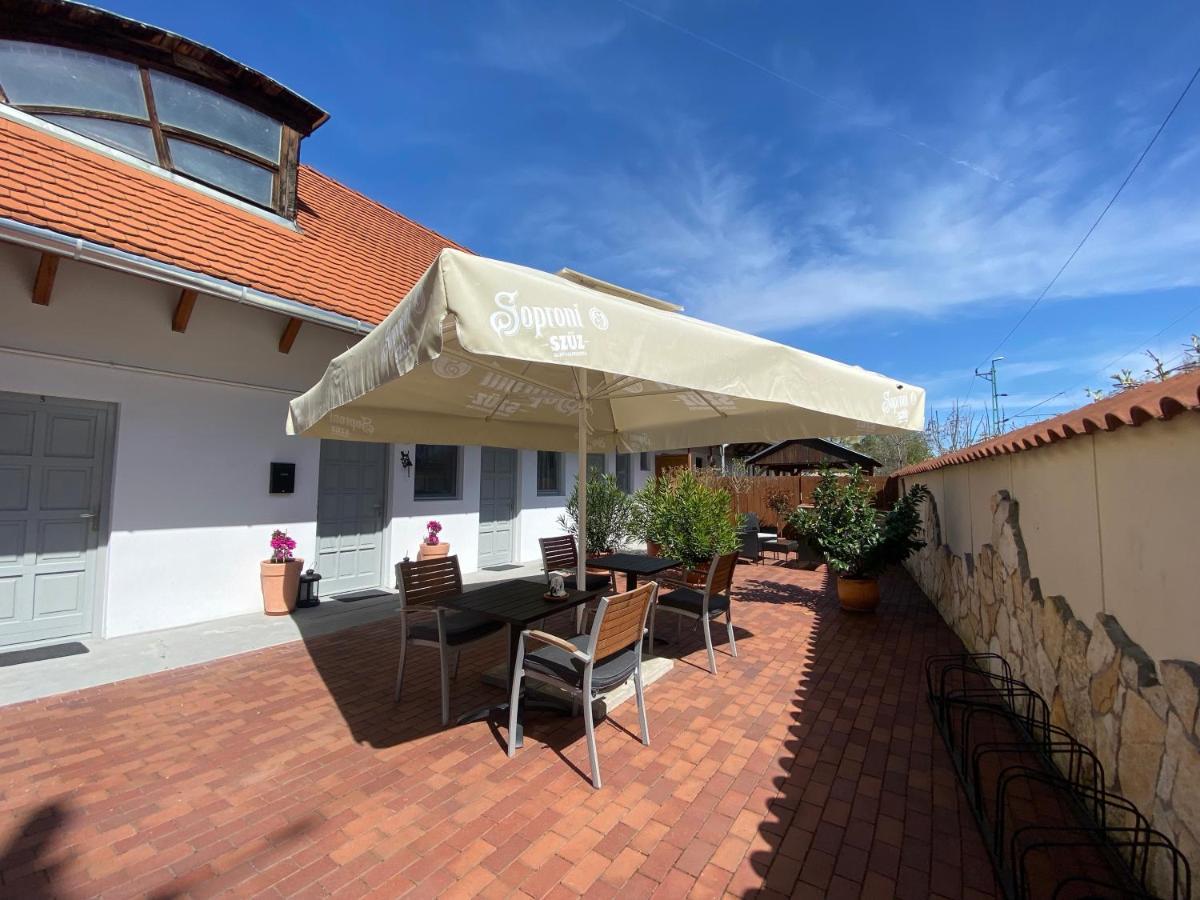 Szkita Panzio Bed and Breakfast Balatonmáriafürdő Exteriör bild